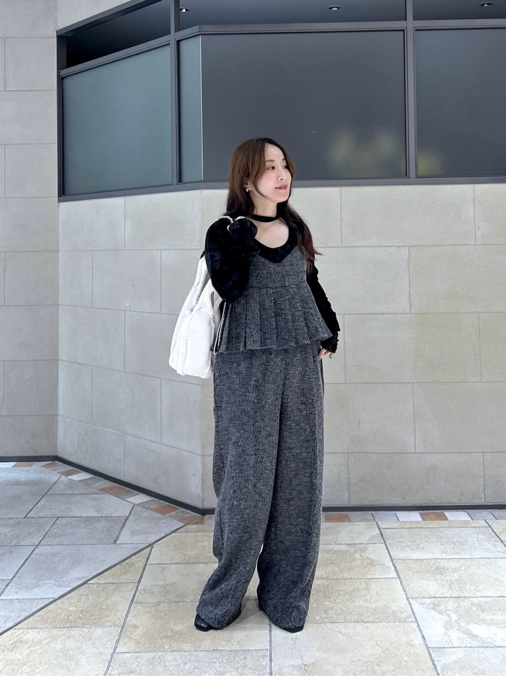 よねさんの「INDIVI｜【再入荷】パネルストレッチショートブーツ」を使ったコーディネート