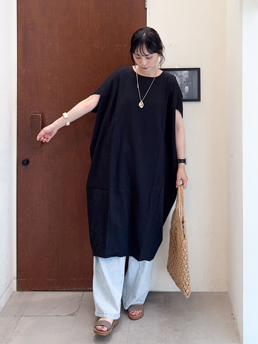 𝐇𝐢𝐫𝐨𝐦𝐢さんの「SHOO･LA･RUE｜【S-LL】楽にサマ見え コクーンシルエットの涼やかワンピース」を使ったコーディネート