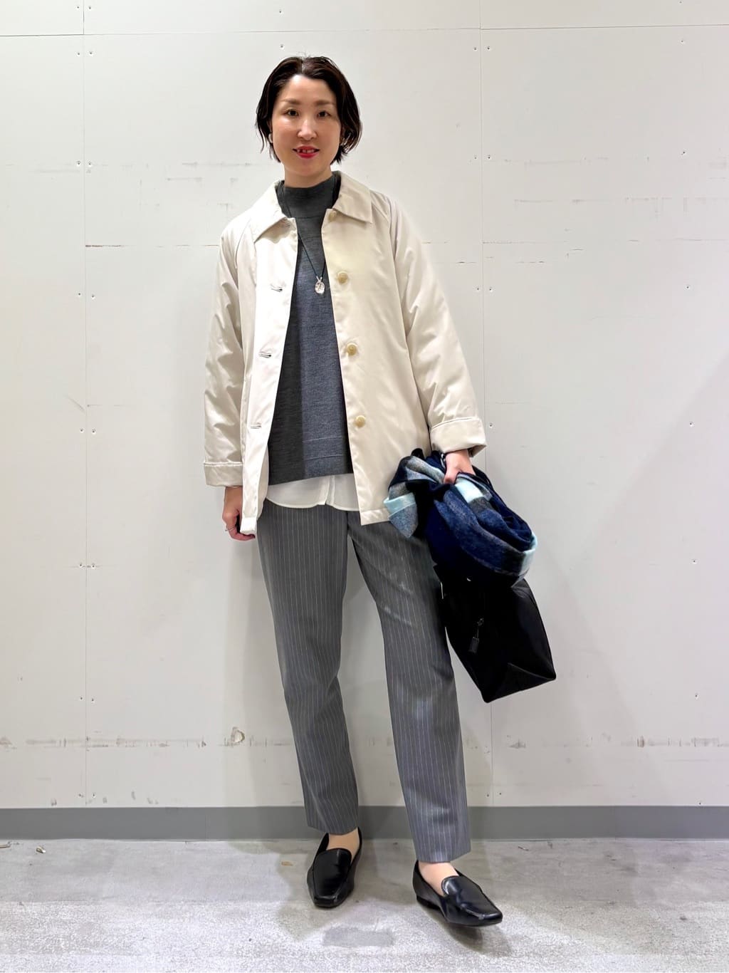 yuriさんの「INDIVI｜【洗える／毛玉になりにくい】エクストラファインウール ハイネックニット」を使ったコーディネート