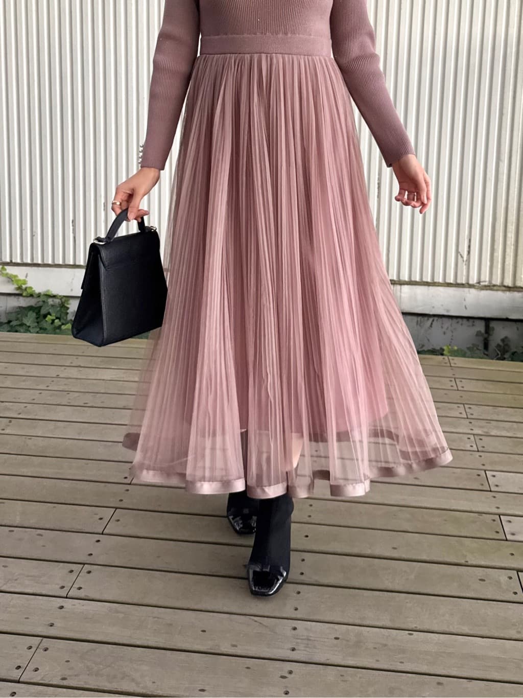 teiさんの「Couture brooch｜【S-LL/キラキラリブニット】チュールドッキング ワンピース」を使ったコーディネート