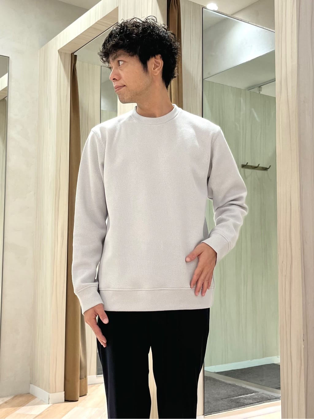 URAさんの「TAKEO KIKUCHI｜【尾州織】クルーネック カットソー」を使ったコーディネート