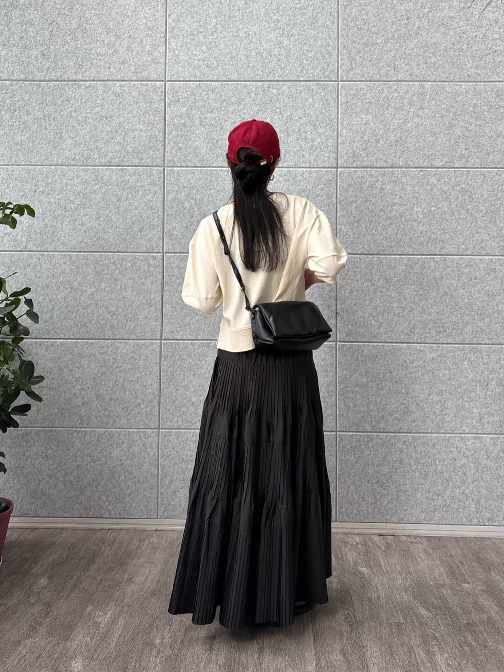 ひなさんの「INDIVI｜フォルムスリーブカットソー」を使ったコーディネート