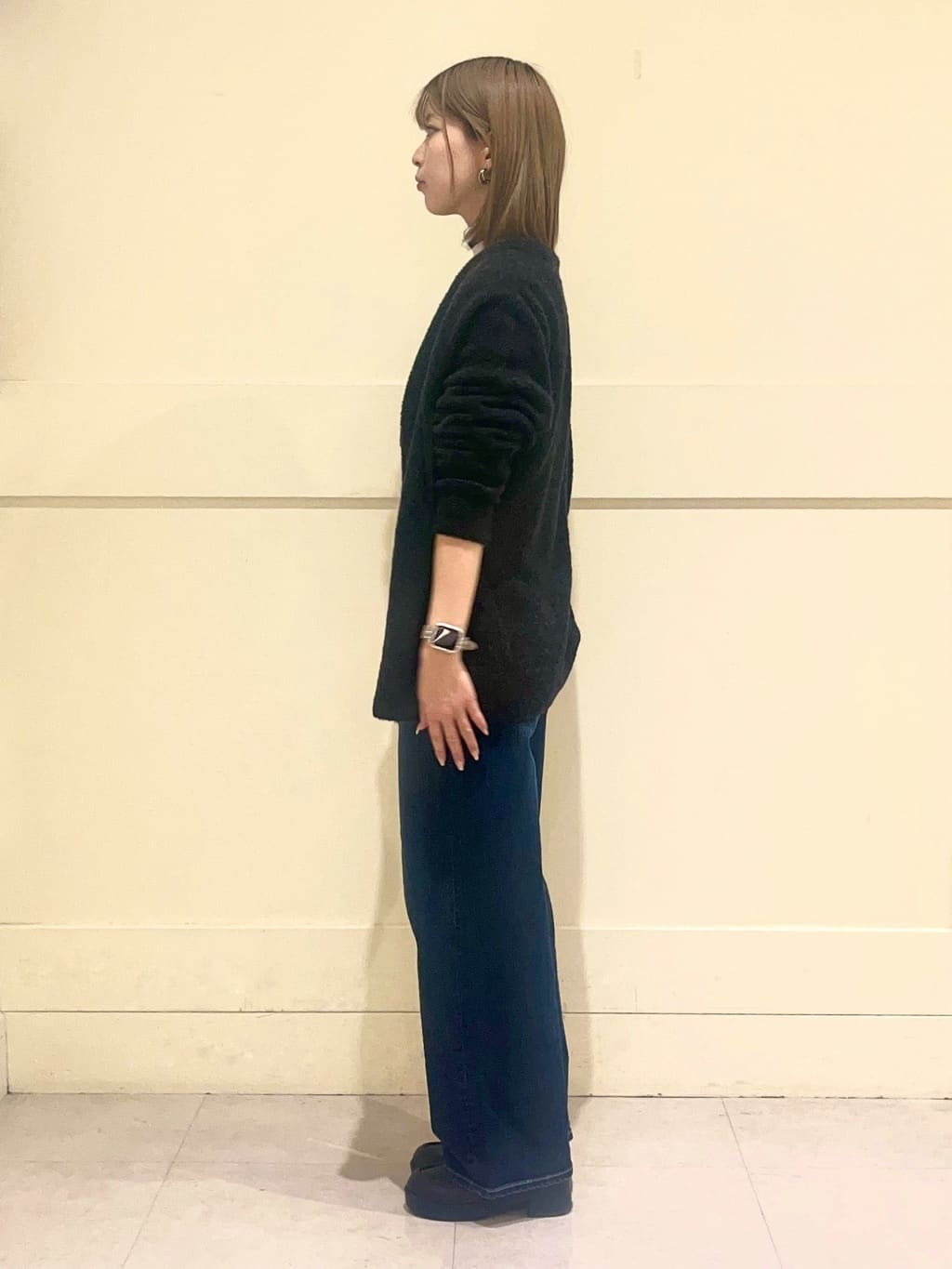 kumiさんの「INDIVI｜【エアリー素材】ブークレ着流しニットカーディガン」を使ったコーディネート