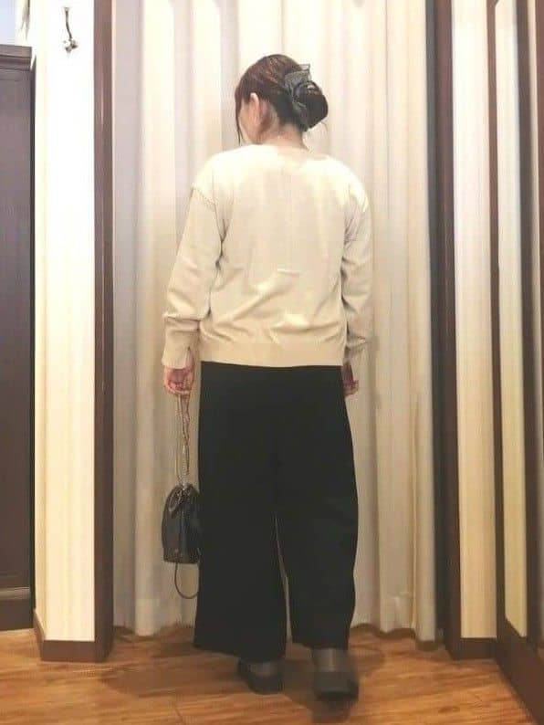 みーあさんの「SHOO･LA･RUE｜【洗える/S-LL】上品見え ベロア調シアートップス」を使ったコーディネート