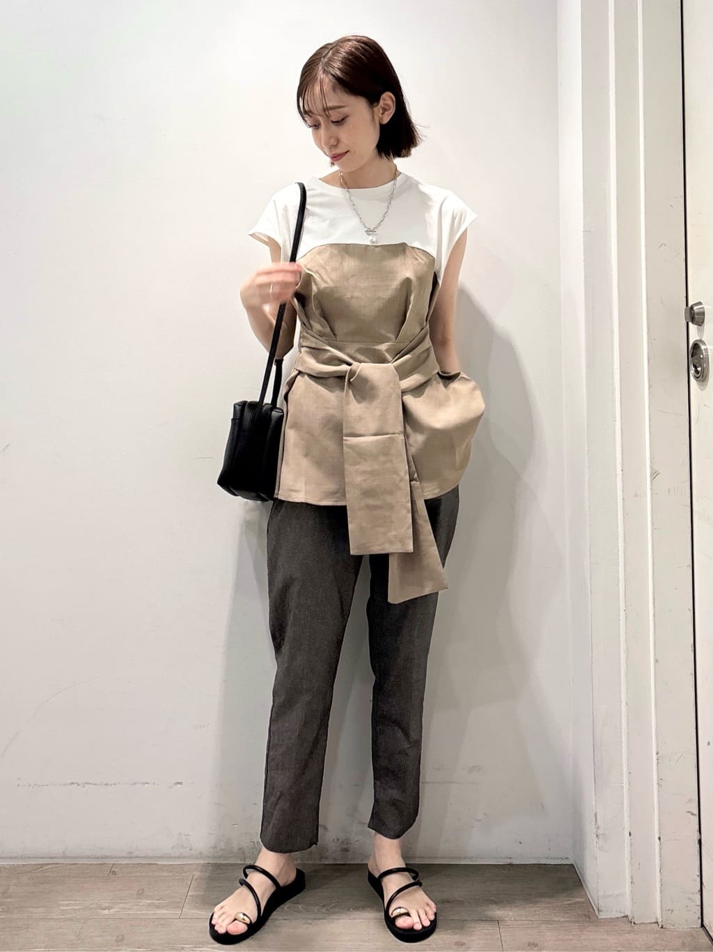 ぶまりんさんの「OPAQUE.CLIP｜麻混ハイストレッチイージースティックパンツ【洗濯機洗い可】」を使ったコーディネート