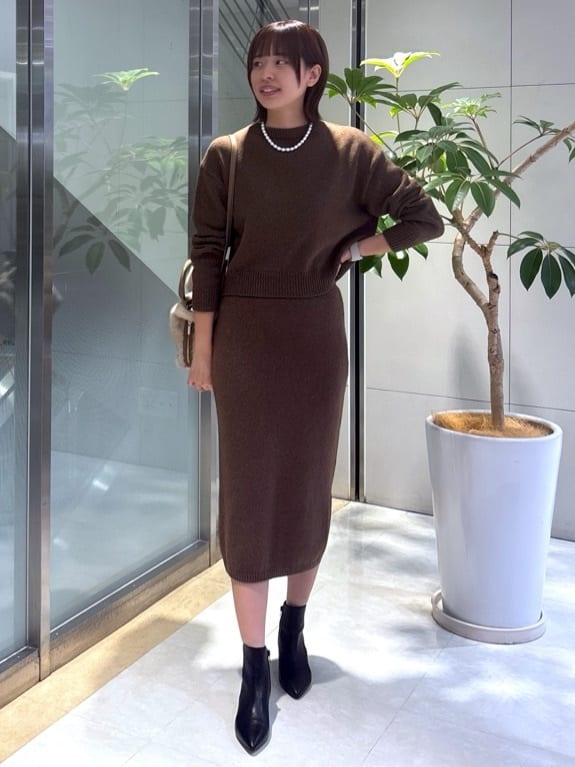 yukaさんの「UNTITLED｜【セットアップ可/ウエストゴム】ラメニットナロースカート」を使ったコーディネート