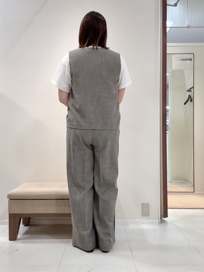 YUIさんの「UNTITLED｜【セットアップ可/洗える】梳毛調合繊2タックワイドパンツ」を使ったコーディネート