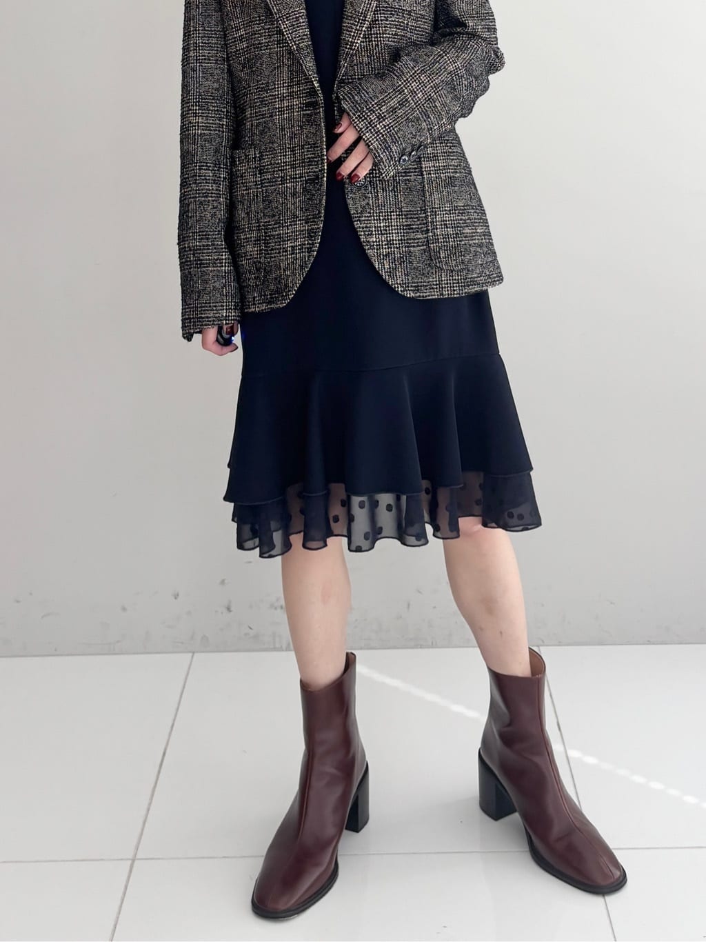 清水夏姫さんの「DRESSTERIOR｜ループグレンチェックジャケット」を使ったコーディネート