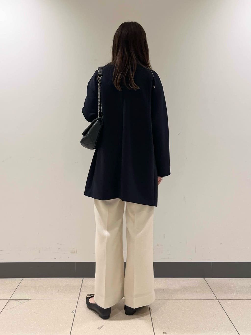 shokoさんの「INDIVI｜【ウール混ラメ素材】Vネック煌めきニット」を使ったコーディネート