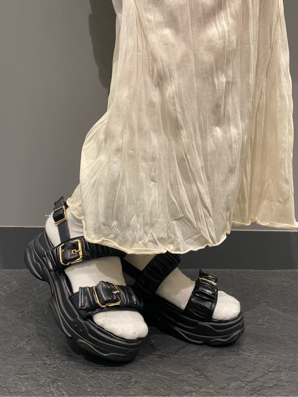 hiraさんの「ESPERANZA｜厚底クシュクシュベルトスポサン」を使ったコーディネート