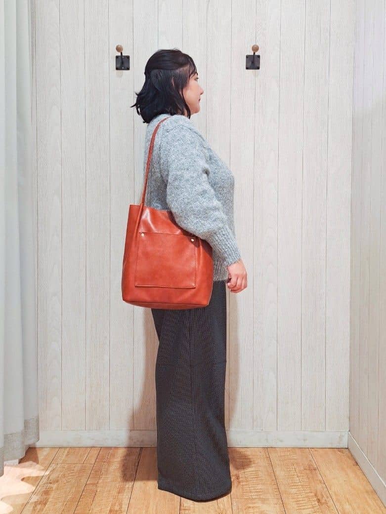 kotomiさんの「SHOO･LA･RUE｜【洗濯機可/S-LL】上品にキラリと華やぐ スパンコールニット」を使ったコーディネート