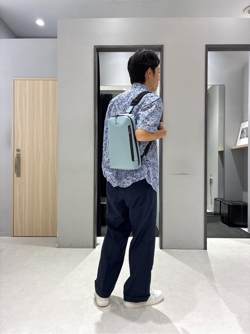 わいずみさんの「TAKEO KIKUCHI｜【撥水】ライトウェイト ボディバッグ」を使ったコーディネート