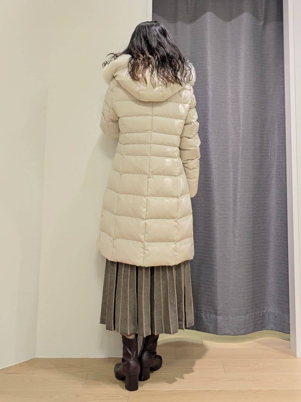 miiさんの「INDIVI｜【名品／撥水／抗菌防臭】ロング丈リサイクルダウンコート」を使ったコーディネート