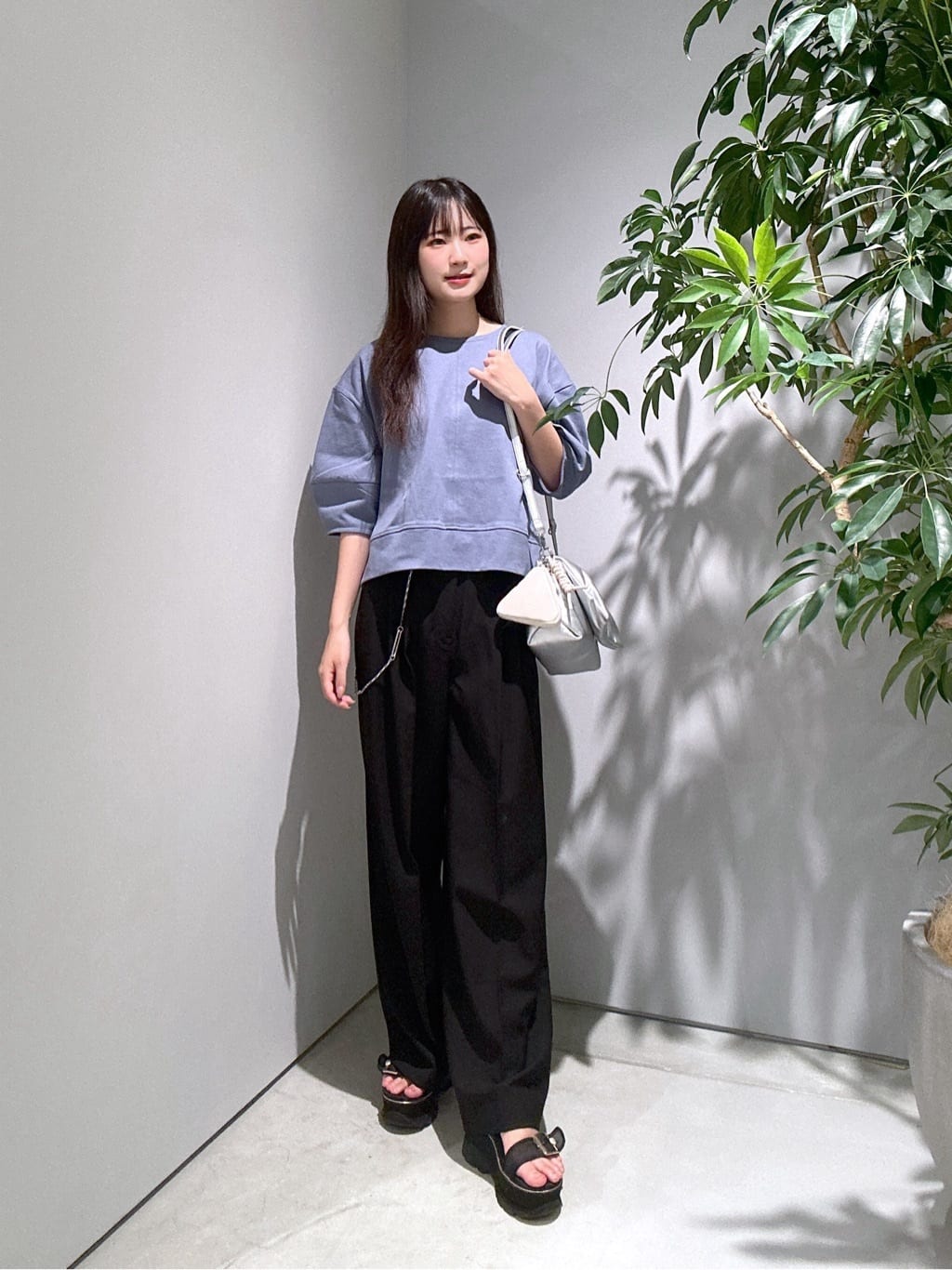 Renoさんの「INDIVI｜フォルムスリーブカットソー」を使ったコーディネート