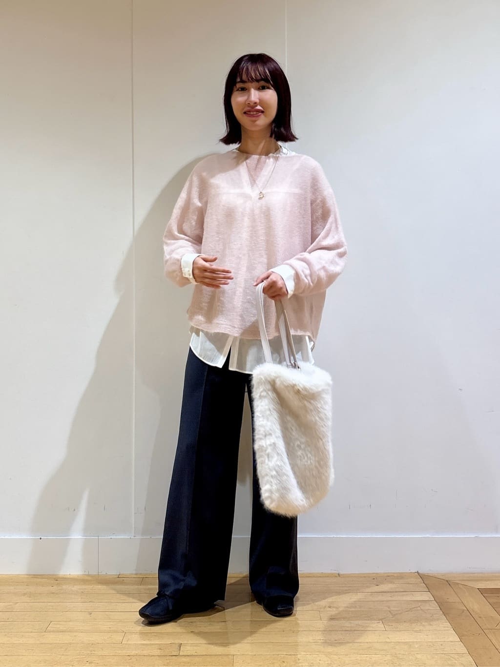 Yoshimiさんの「INDIVI｜【キッドモヘヤ素材】ラウンドヘムニット」を使ったコーディネート