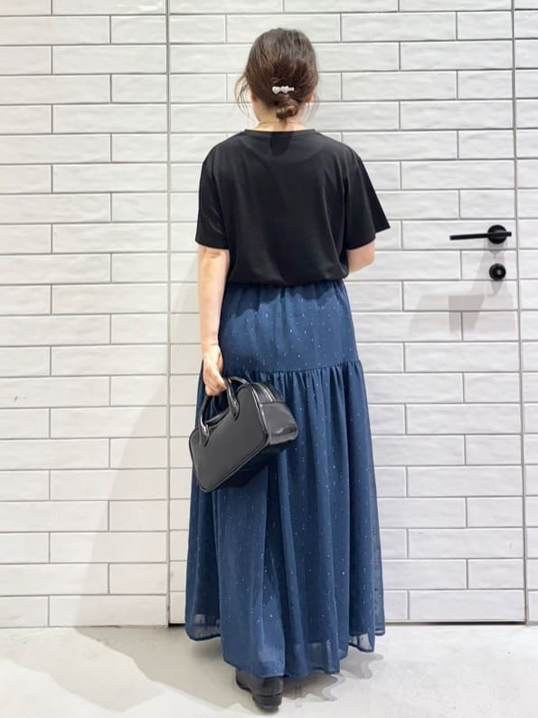 yさんの「OPAQUE.CLIP｜メタリック刺繍ロゴTシャツ【接触冷感／洗濯機洗い可】」を使ったコーディネート