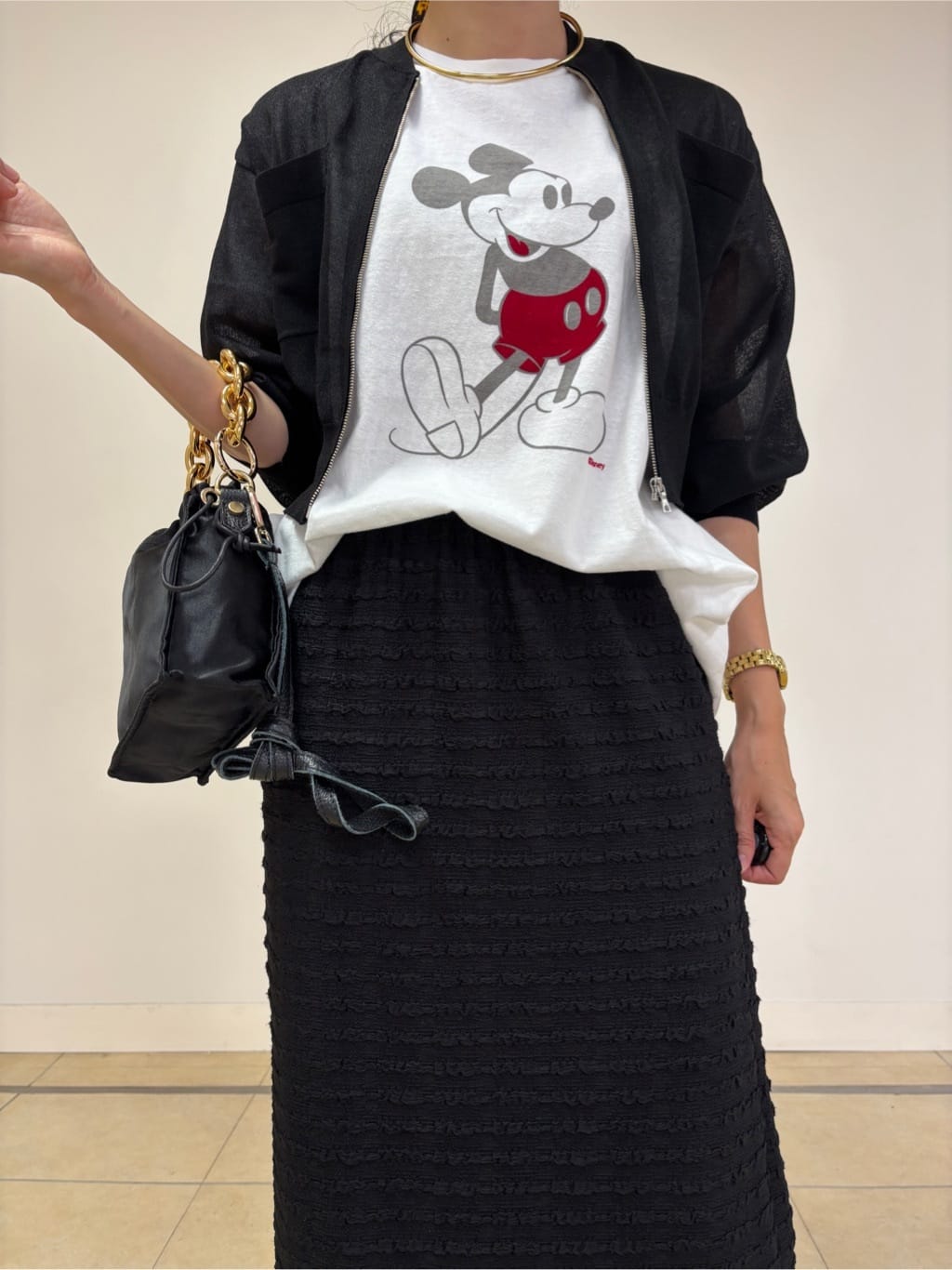 YOKOTAさんの「DRESSTERIOR｜ERICKA NICOLAS BEGAY（エリッカ ニコラス ビゲイ）【別注】ゴールドチョーカー」を使ったコーディネート