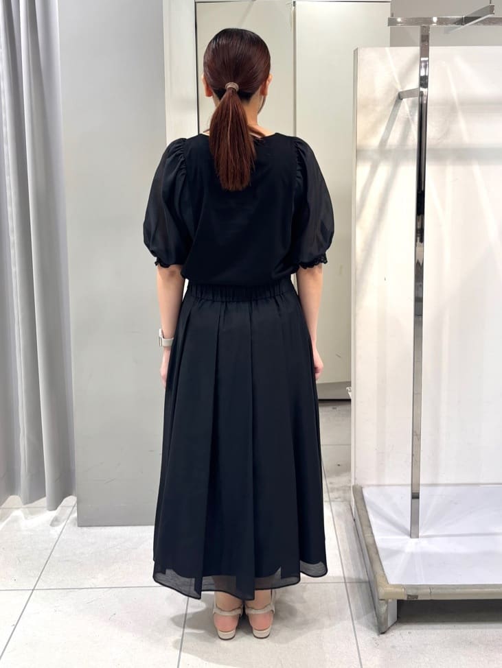 yuiさんの「Reflect｜【マシンウォッシュ可／セットアップ可】シアーボックスタックプリーツスカート」を使ったコーディネート