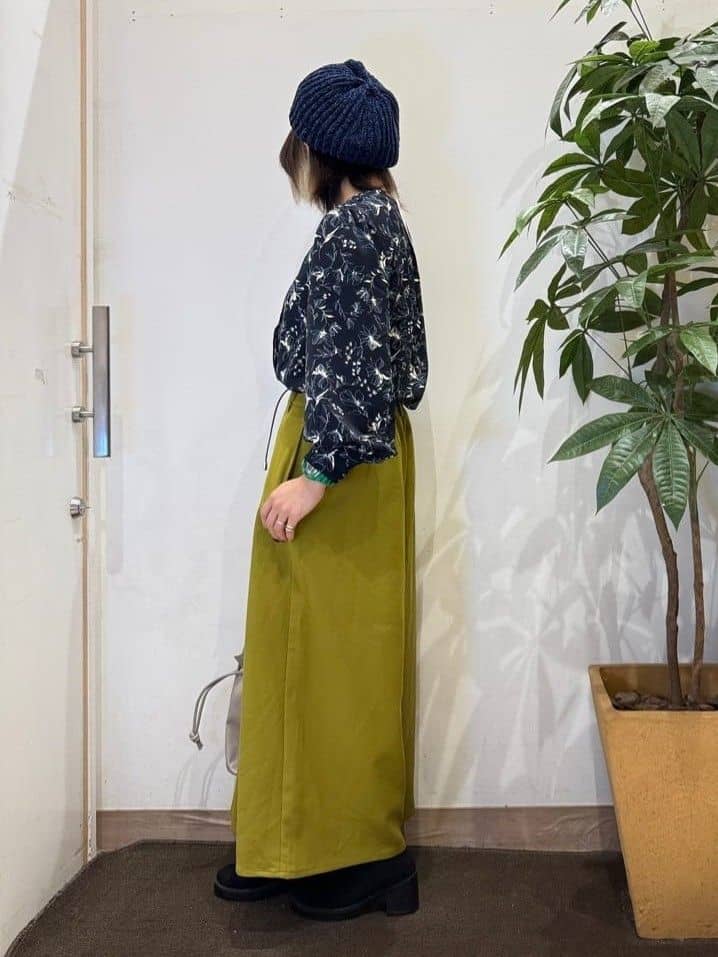 misakiさんの「SHOO･LA･RUE｜【S-LL/2点セット】脚のラインを拾いにくい ベルト付きタックスカーチョパンツ」を使ったコーディネート
