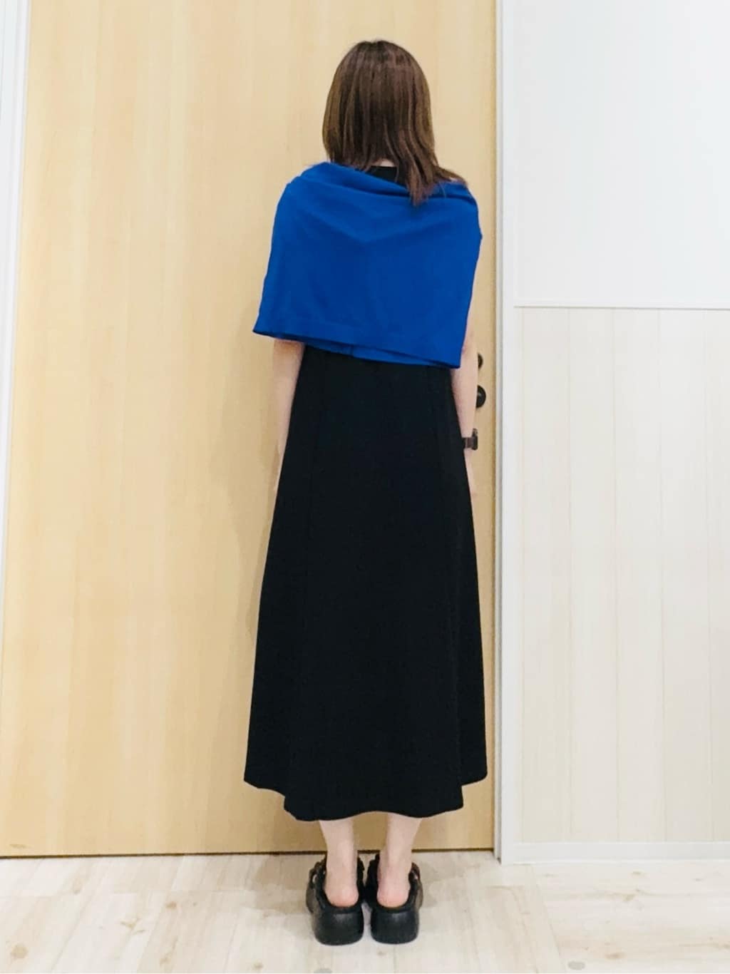 Naさんの「SHOO･LA･RUE｜【S-LL/ひんやり】切替ラインですっきりと 1枚で着られるロングワンピース」を使ったコーディネート