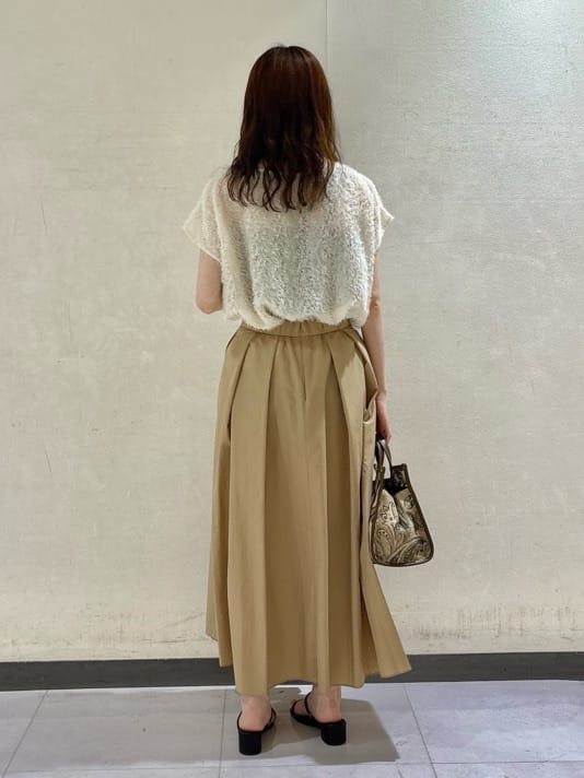 kyokaさんの「UNTITLED｜【セットアップ可/洗える】フェザーフレンチスリーブブラウス」を使ったコーディネート