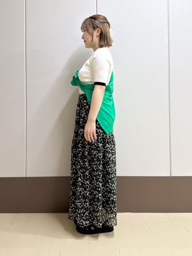 Rikoさんの「INDIVI｜【インナーで活躍／アンサンブル】クルーネック半袖ニット」を使ったコーディネート