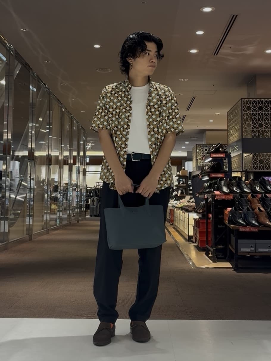 Renさんの「TAKEO KIKUCHI｜【COOL CITY WEAR】籠目アート柄 サッカーシャツ /通気性」を使ったコーディネート