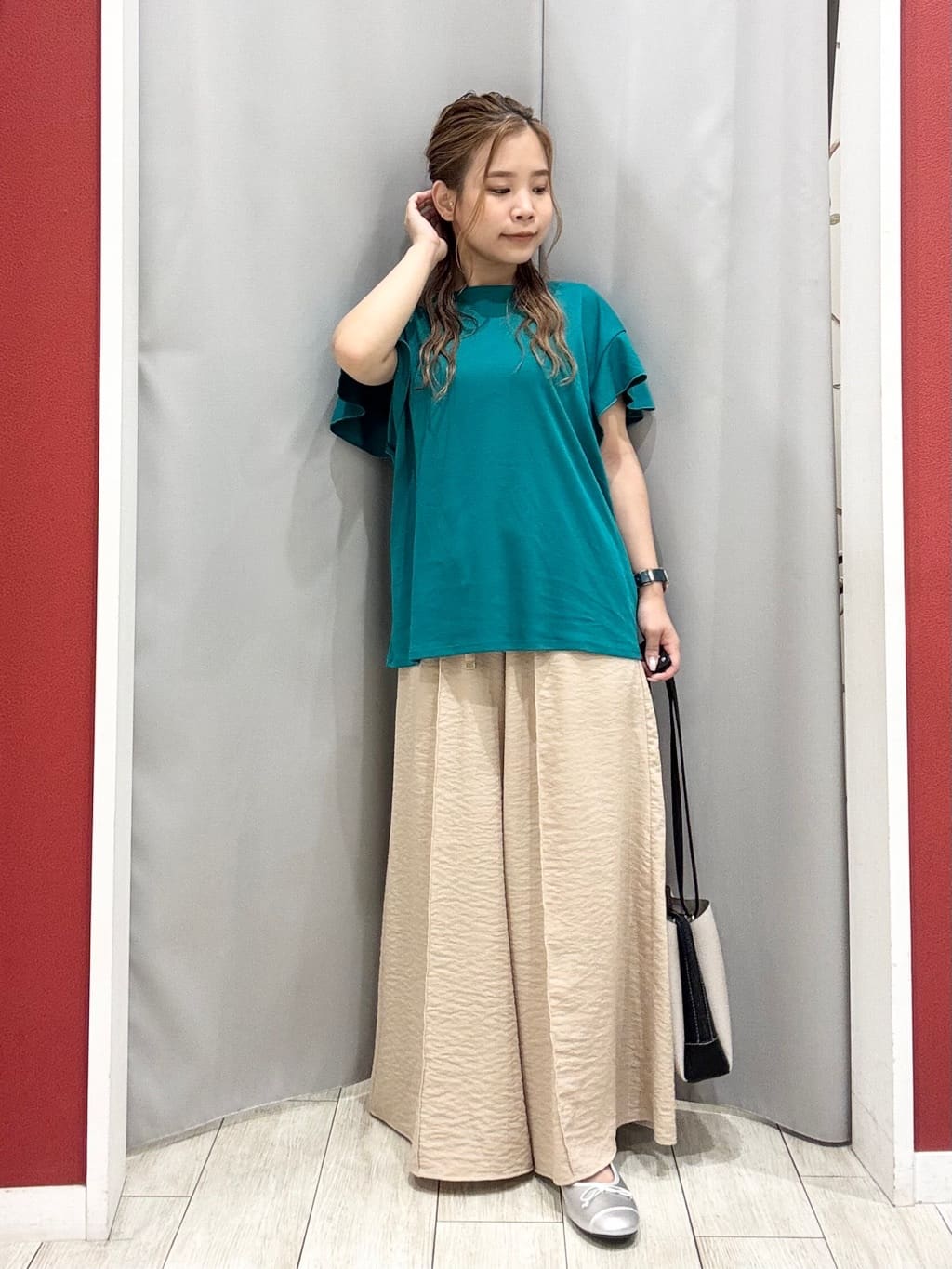 shioさんの「SHOO･LA･RUE｜【UV/さらさらタッチ】女性らしさ漂う 5分袖ボレロカーディガン」を使ったコーディネート