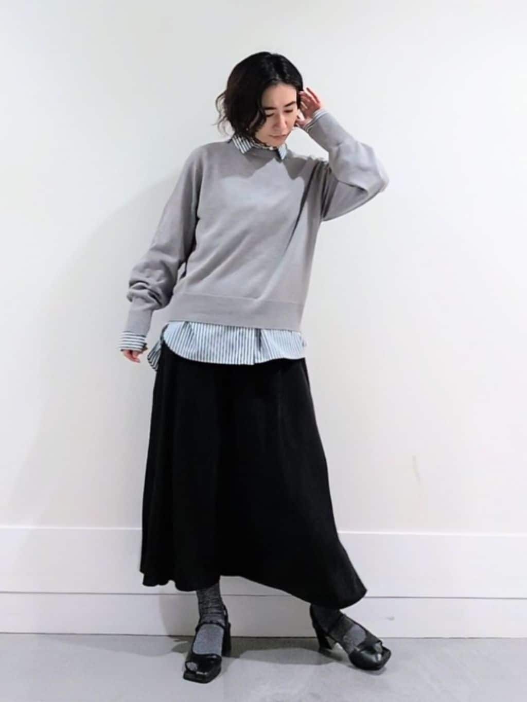 ミズタさんの「UNTITLED｜【8色展開／コンパクト丈】レーヨン混 コクーンニット」を使ったコーディネート