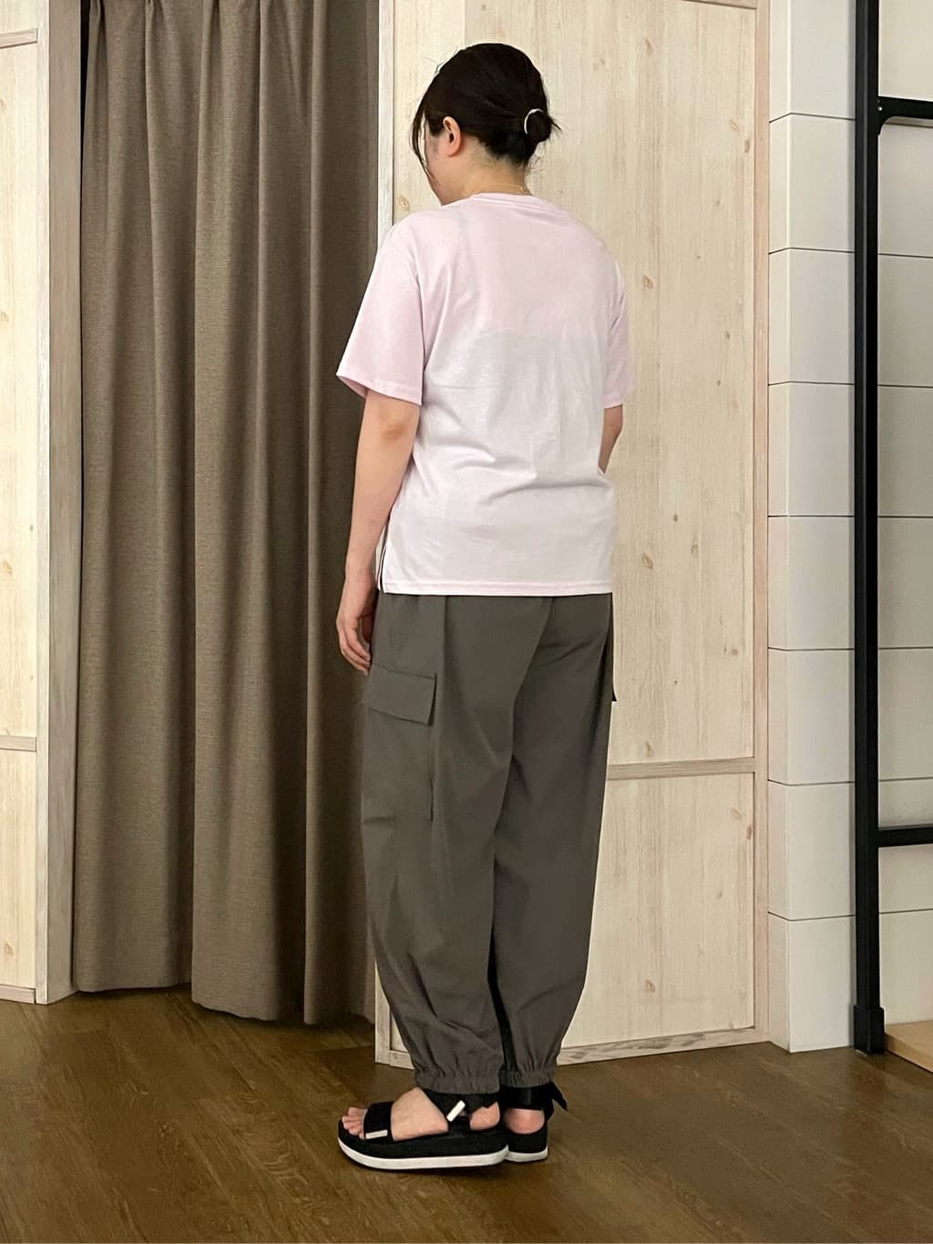 aiさんの「THE SHOP TK｜フォトアソートTシャツ【接触冷感/UV/毛玉になりにくい/洗濯機OK】」を使ったコーディネート