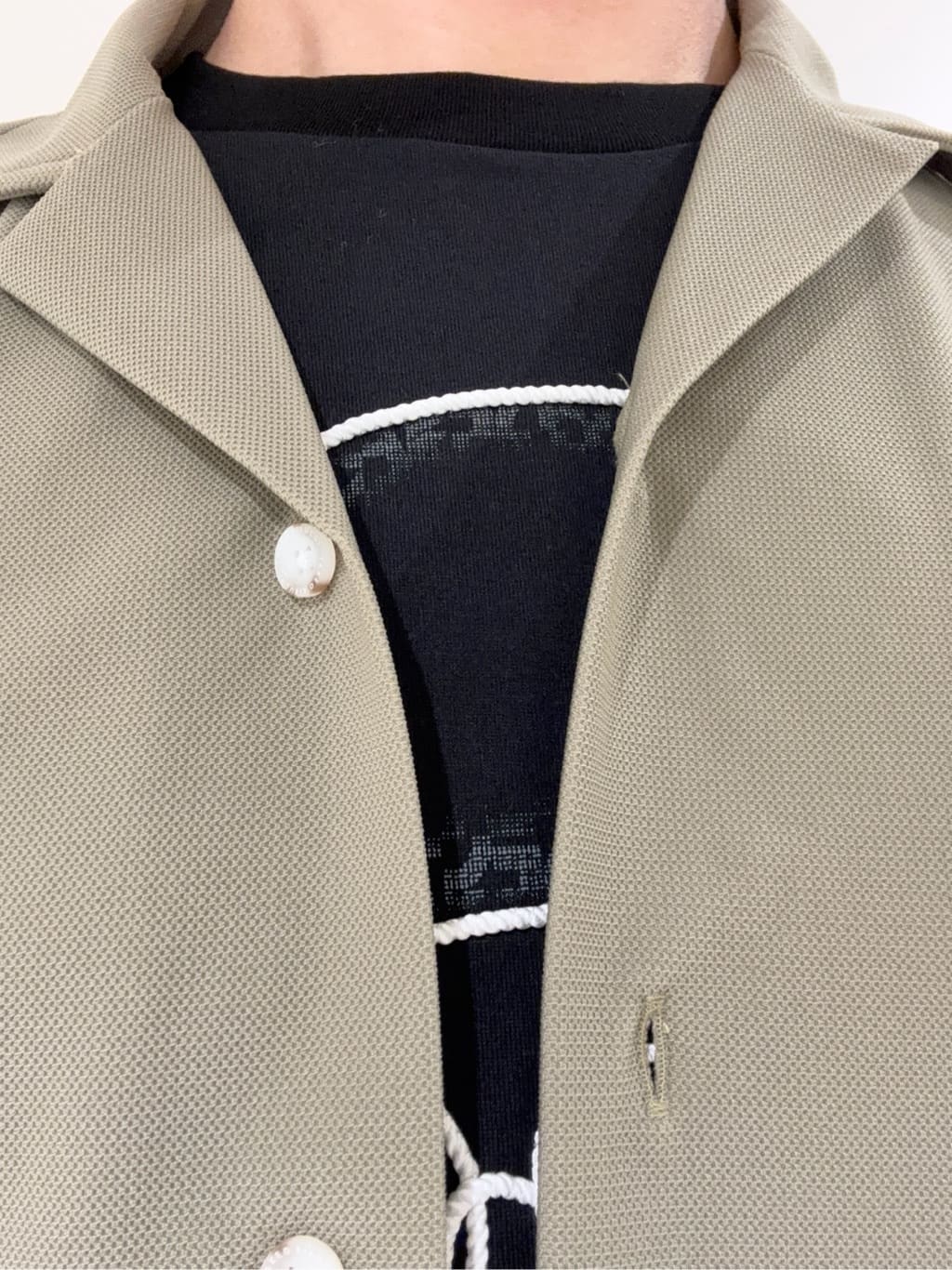 及川さんの「TAKEO KIKUCHI｜【COOL CITY WEAR】エアートール オープンカラーシャツ /接触冷感・通気性」を使ったコーディネート