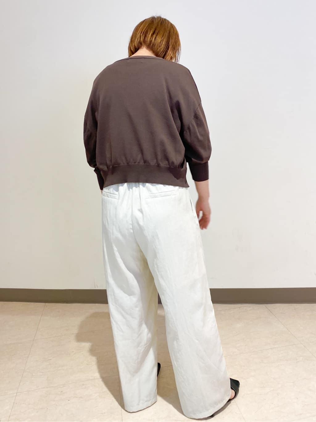 yosiさんの「OPAQUE.CLIP｜◆ロゴプリントTシャツ【洗濯機洗い可】」を使ったコーディネート
