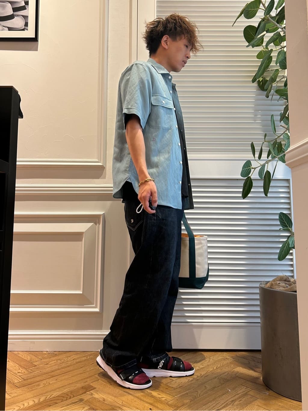 須田　慎二郎さんの「DRESSTERIOR｜」を使ったコーディネート