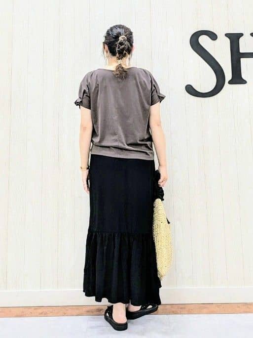 さくみぃさんの「SHOO･LA･RUE｜【S-LL/UV/プチプラ】お袖タックで好印象 デザインTシャツ」を使ったコーディネート