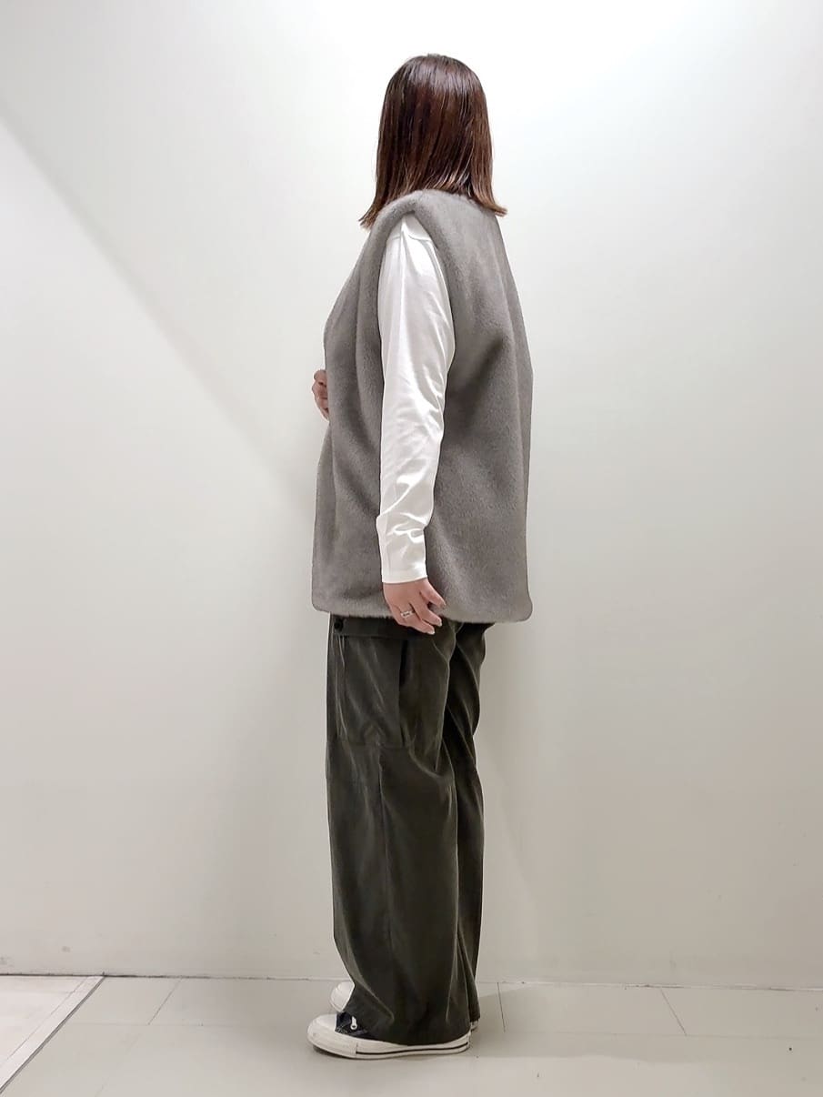 YUIさんの「UNTITLED｜【トレンド/ジレ】フェイクファーベスト」を使ったコーディネート