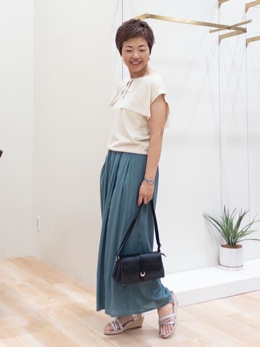 シュウコさんの「grove｜【ひんやり/UVカット】大人の可愛さ　セーラーカラーニット」を使ったコーディネート