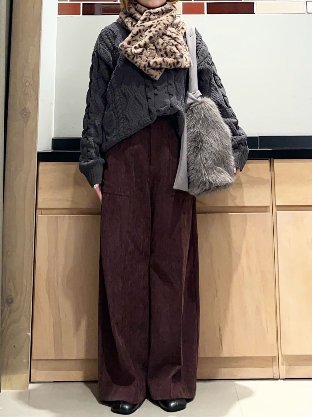 かのさんの「THE SHOP TK｜【洗える】冬のコーデを盛り上げる マットモール ケーブルニット」を使ったコーディネート