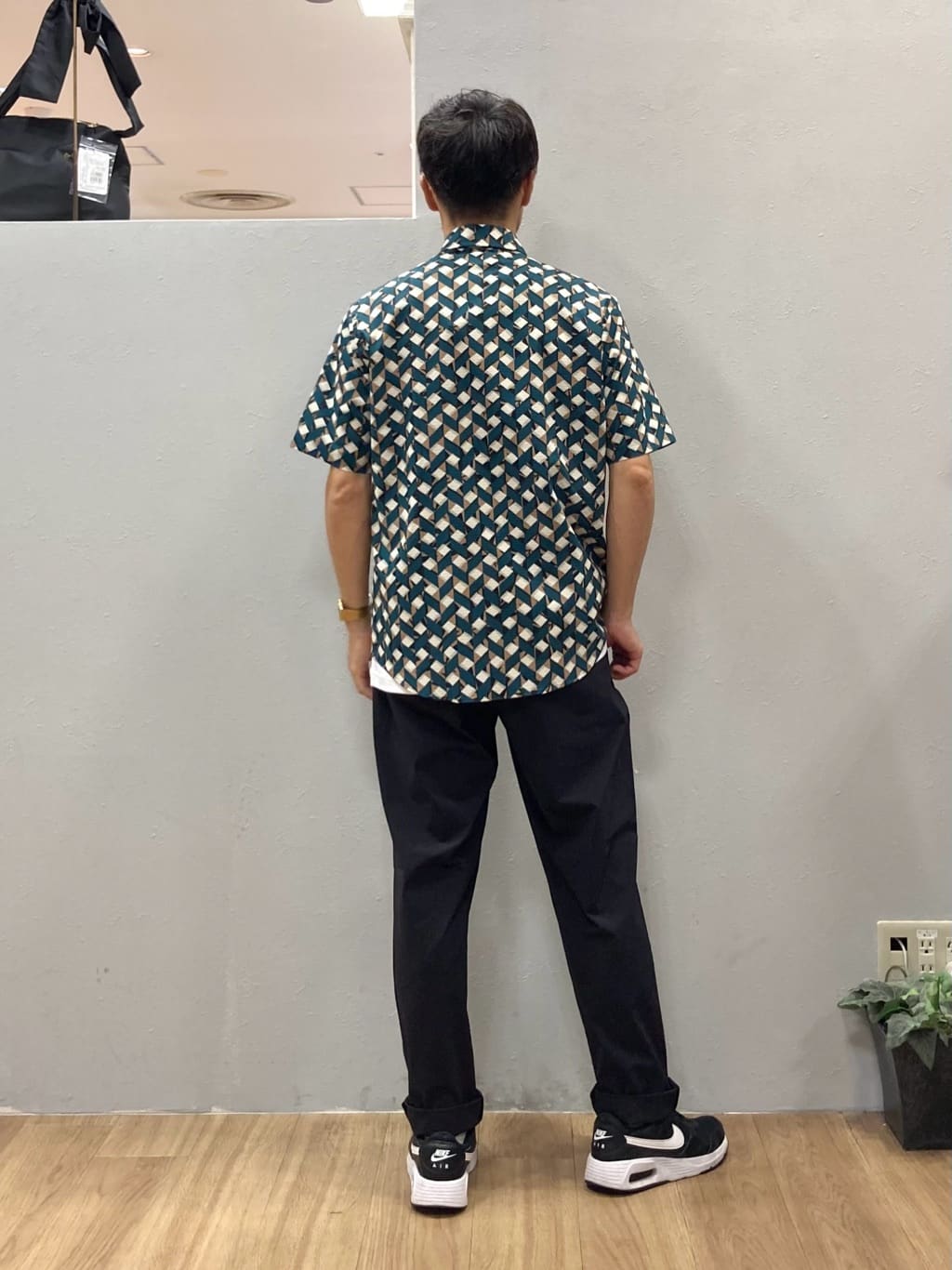 シュンさんの「TAKEO KIKUCHI｜【COOL CITY WEAR】籠目アート柄 サッカーシャツ /通気性」を使ったコーディネート