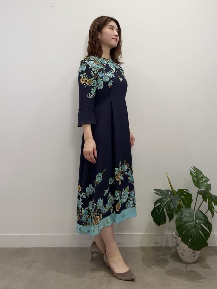 Suma Una本部スタッフさんの「SunaUna｜【手洗い可】花柄パネルワンピース」を使ったコーディネート
