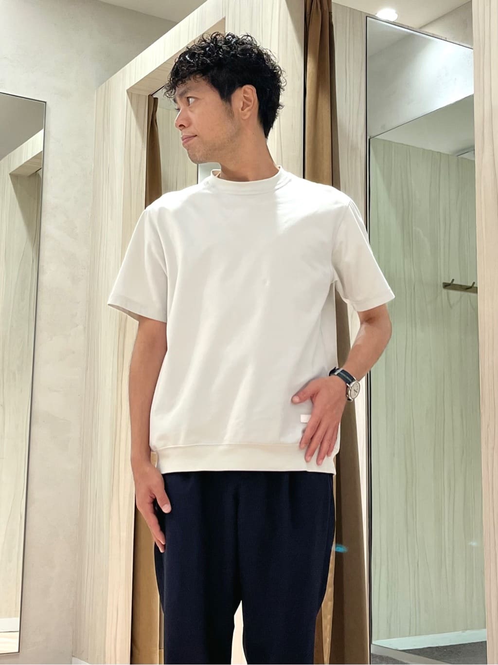URAさんの「TAKEO KIKUCHI｜【抗菌防臭／5サイズ展開】ハイゲージポンチ Tシャツ」を使ったコーディネート