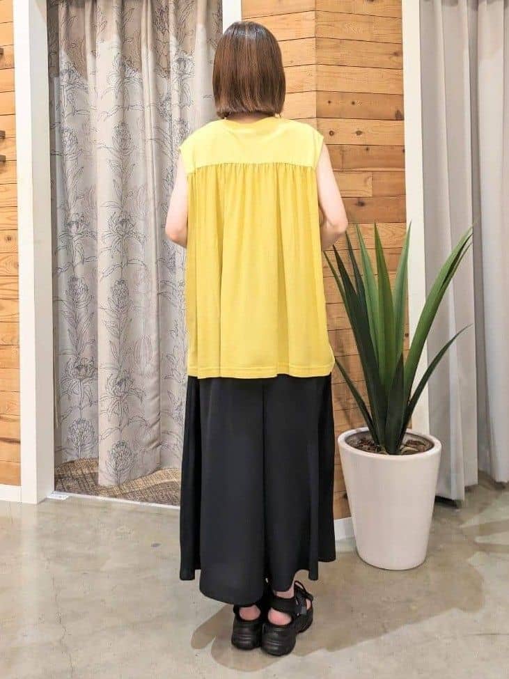  E.Yさんの「THE SHOP TK｜異素材切替フォトプリントTシャツ【洗える】」を使ったコーディネート