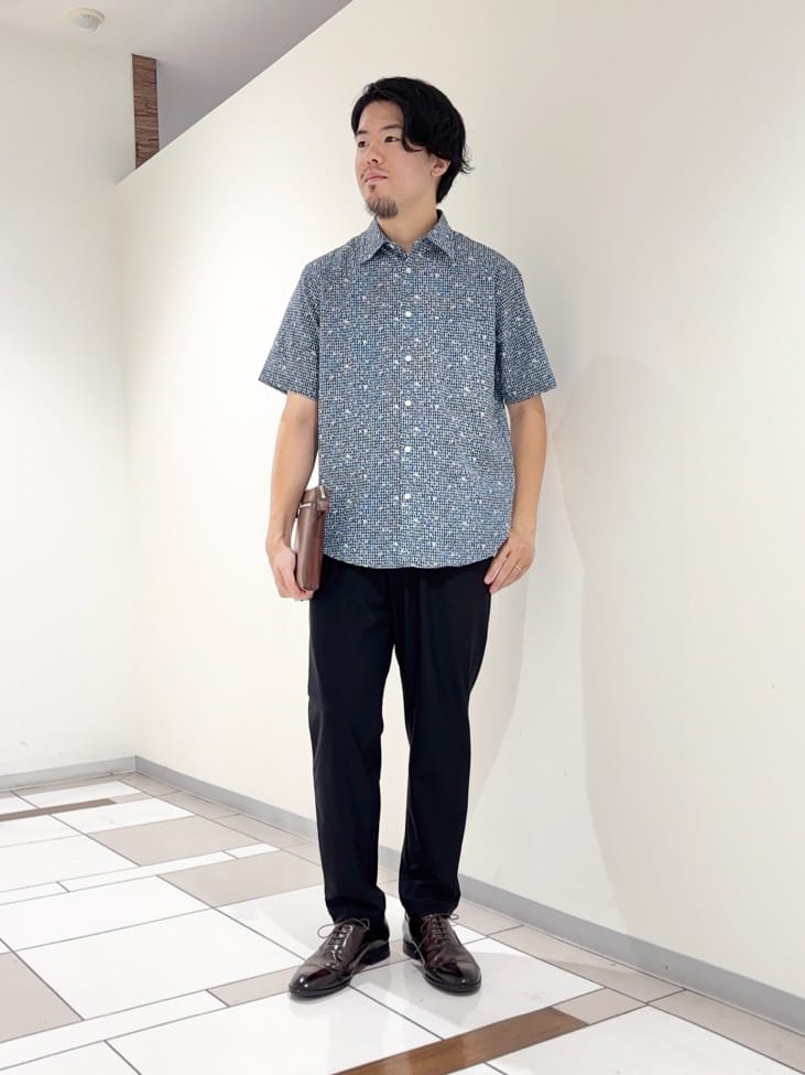 及川さんの「TAKEO KIKUCHI｜【COOL CITY WEAR】エアートール パンツ /接触冷感・通気性」を使ったコーディネート