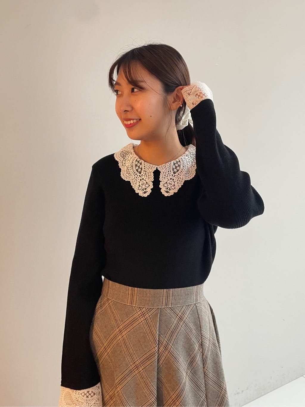 abeさんの「Couture brooch｜【通勤・大人可愛い】TRチェックスカート」を使ったコーディネート