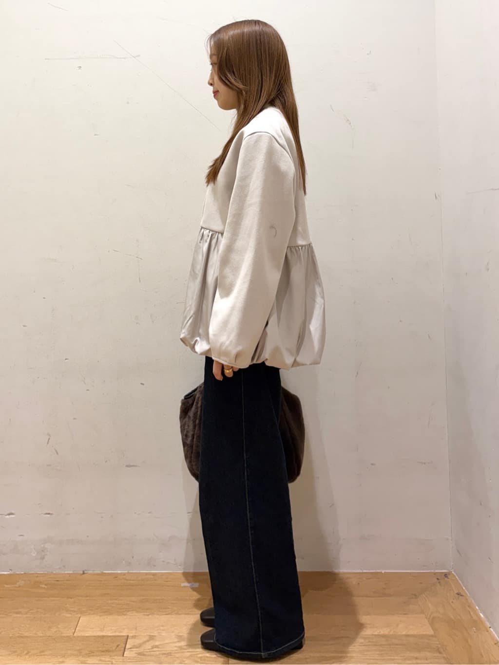 momoさんの「OPAQUE.CLIP｜ウールライクペプラムドッキングアウター【洗濯機洗い可】」を使ったコーディネート