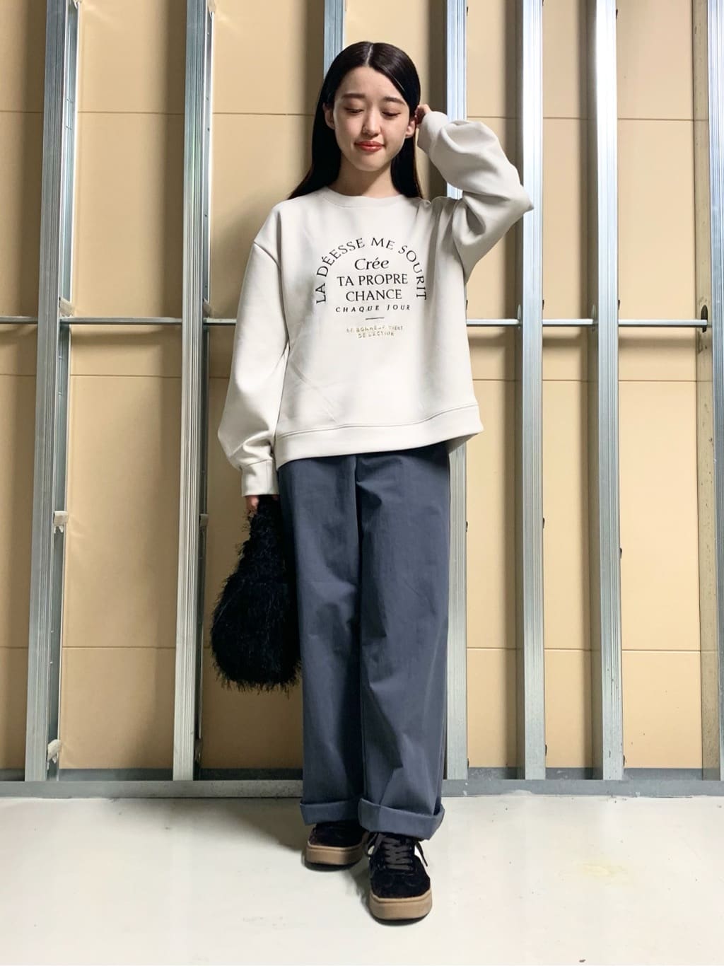 sahoさんの「THE SHOP TK｜ワイドチノパンツ【洗える】」を使ったコーディネート