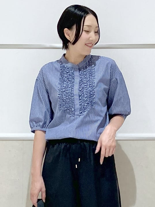 eriko さんの「Dessin｜【洗える】フリルバンドカラー五分袖ブラウス」を使ったコーディネート