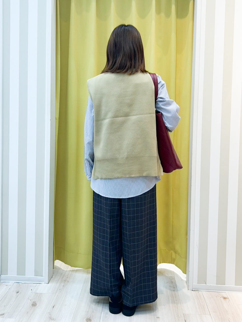 shioriさんの「SHOO･LA･RUE｜【S-LL/2点セット】着回し自在 ニットベスト＋フレアブラウス」を使ったコーディネート