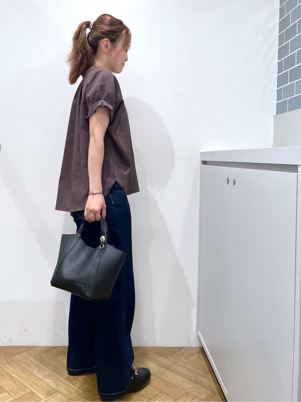 Junさんの「index｜《7色展開／XS-LLサイズ》タックスリーブスキッパーブラウス【洗濯機洗い可／吸水速乾／抗ピル／防シ」を使ったコーディネート