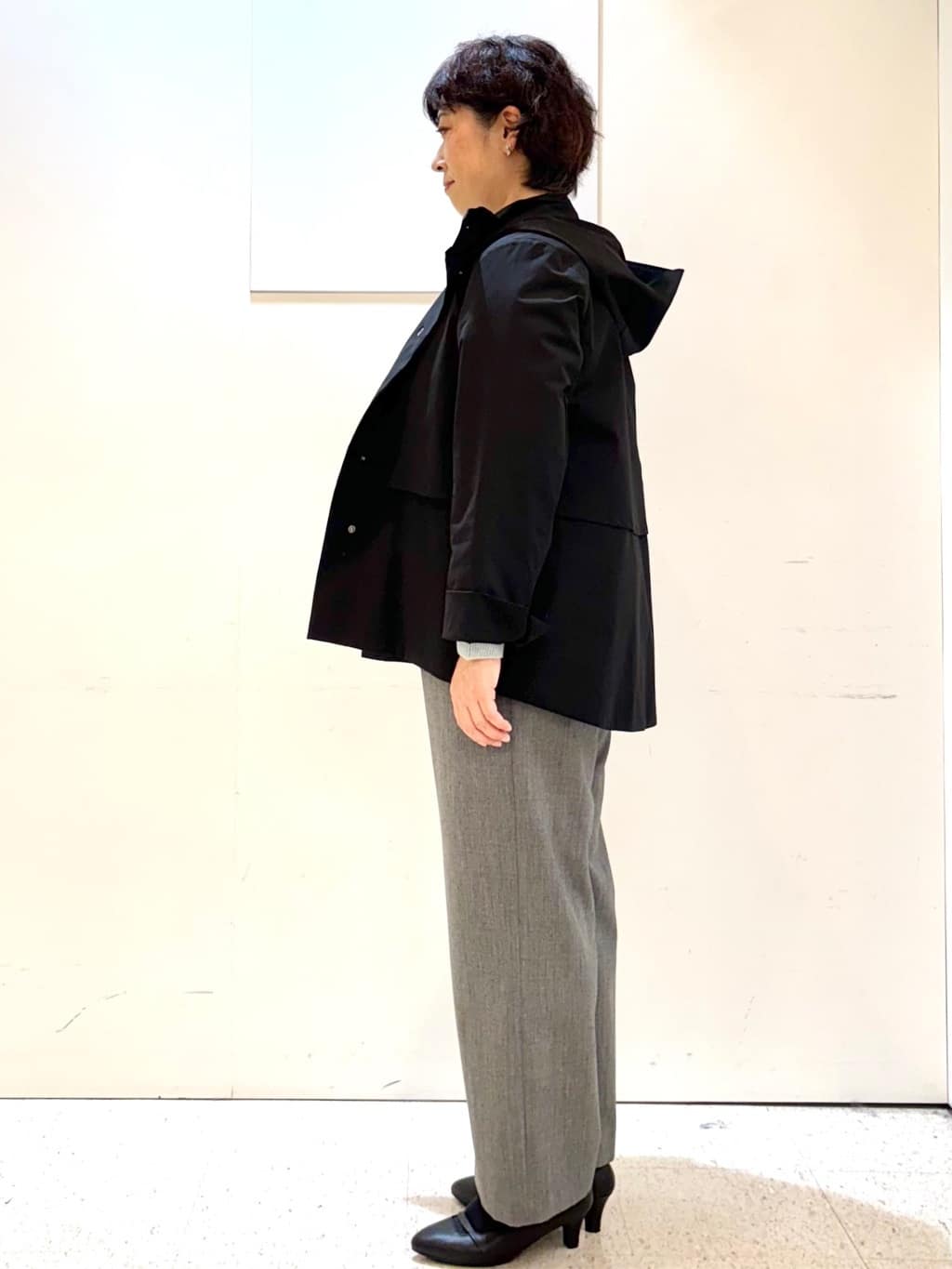 ヤスコさんの「Reflect｜【すっきり見え／フード取り外し可／通勤におすすめ◎】ライティアウター」を使ったコーディネート