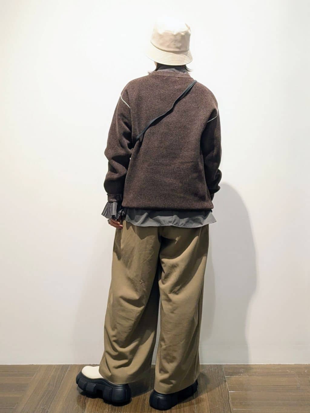 4410さんの「THE SHOP TK｜【大人の上品カジュアルを叶える】ハグするニット 洗濯機OK／6色展開」を使ったコーディネート